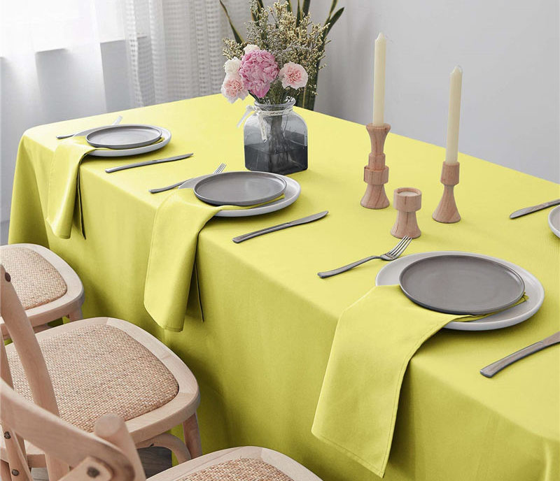 100% Polyester 90x132 inch Rectangle Table Cloths Pure Yellow