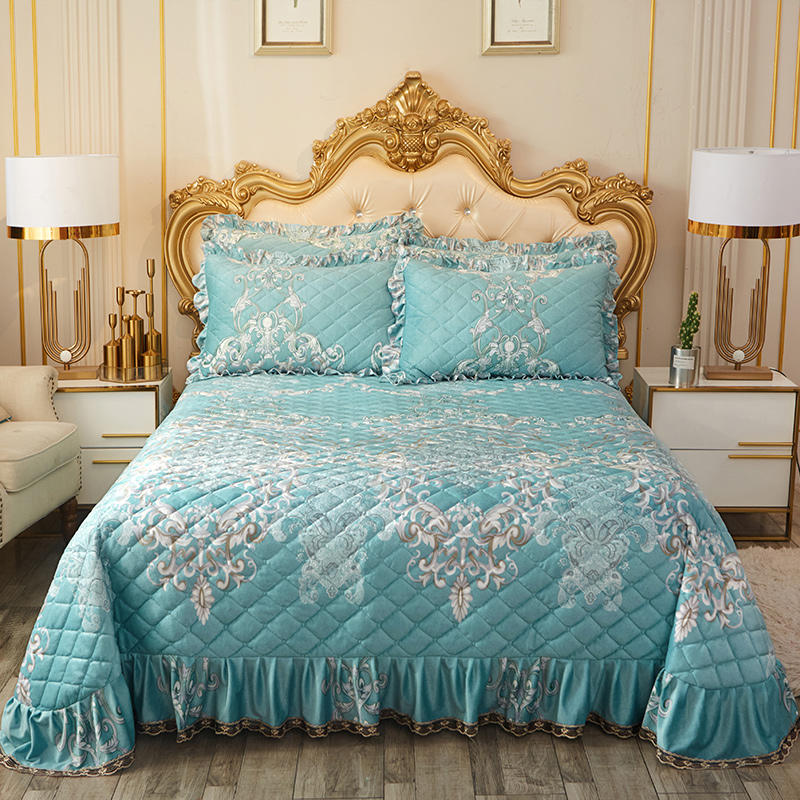 Luxurious California King Bedspread