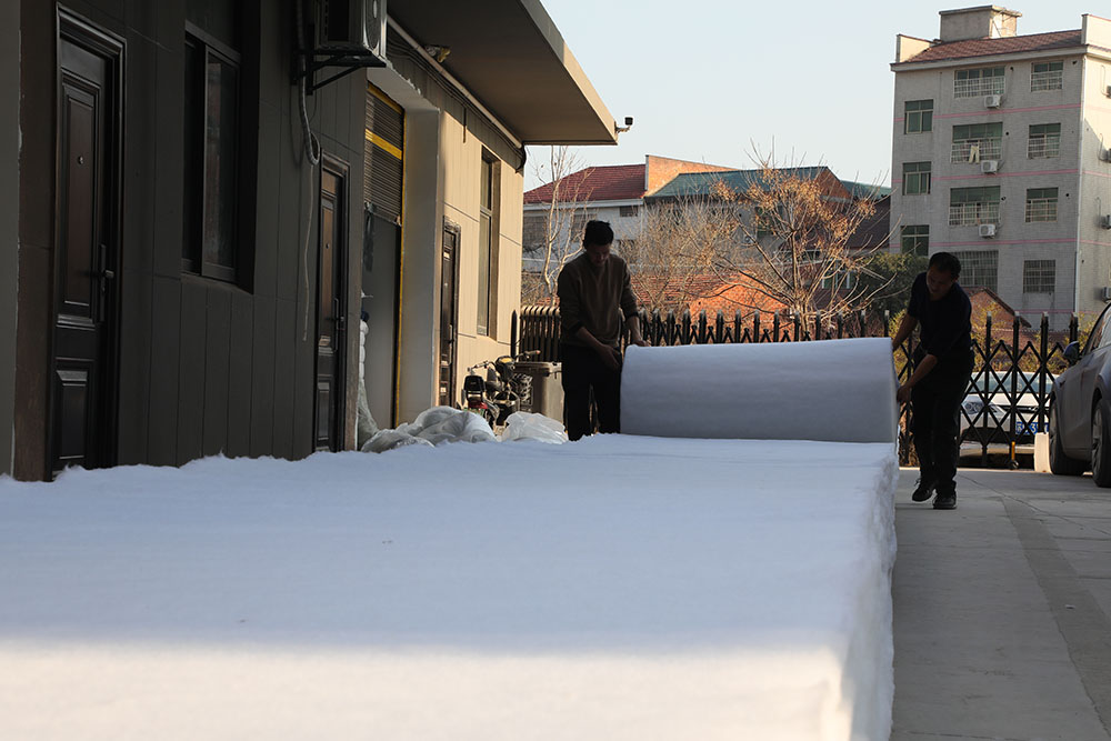 hollow-fiber fill emergency sleeping bags