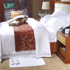 conjunto de colcha de reina de satén blanco