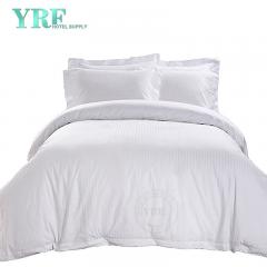 Ropa de cama de la suite del hotel