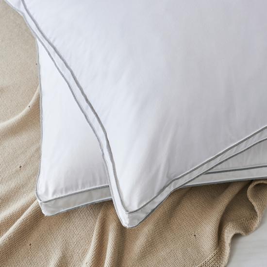 Proveedor chino Blanco 100% algodón Uso estándar del hotel Plumón de ganso barato