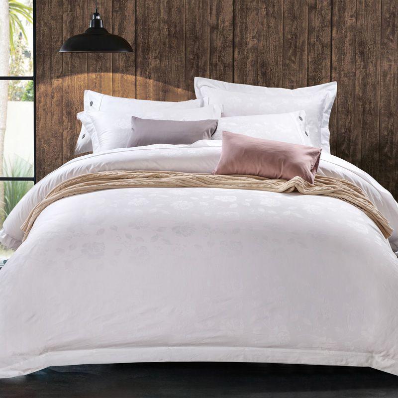 ¿Cómo limpiar sábanas blancas de hotel?